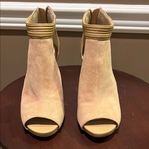 White House Black Market Tan and Gold Heeled Boots